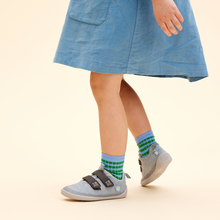 Lade das Bild in den Galerie-Viewer, Affenzahn Barfußschuh Knit Robe